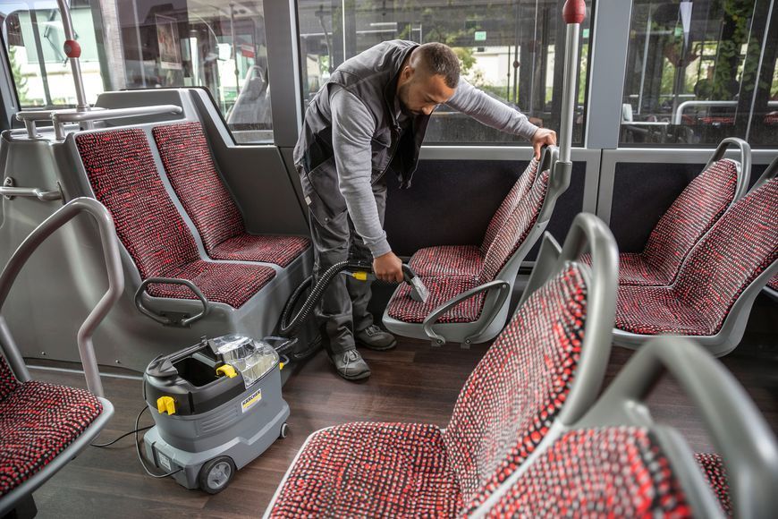 Пылесос KARCHER Puzzi 8/1 (моющий) 1.100-240.0 фото