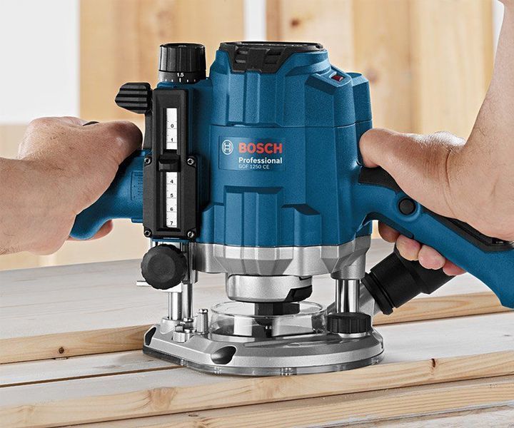 Фрезер BOSCH GOF 1250 CE 0601626000 фото