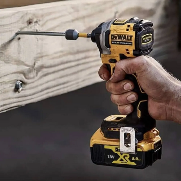 Шуруповерт импульсный DEWALT DCF850NT DCF850NT фото