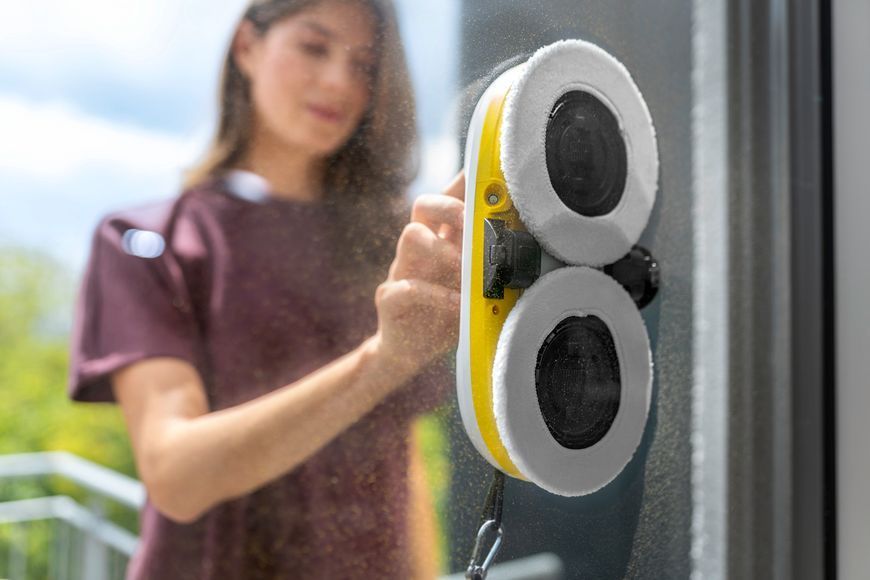 Аккумуляторный оконный пылесос KARCHER RCW 2 (робот) 1.269-210.0 фото