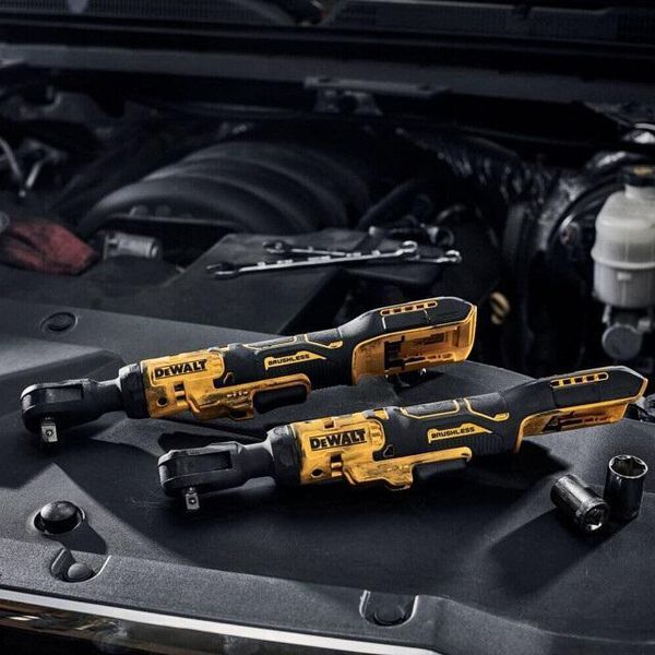 Гайкокрут акумуляторний DEWALT DCF512D1G (1акум.18В 2Аг/зарядка/картон кутовий) DCF512D1G фото