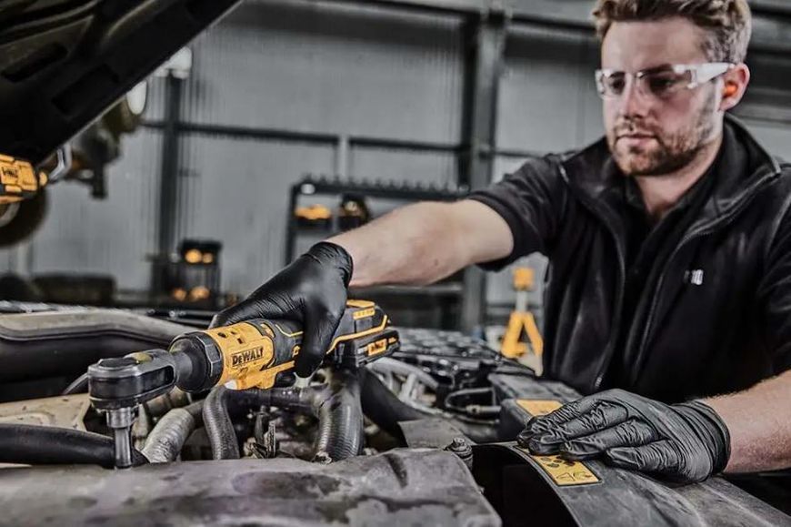 Гайкокрут акумуляторний DEWALT DCF512D1G (1акум.18В 2Аг/зарядка/картон кутовий) DCF512D1G фото