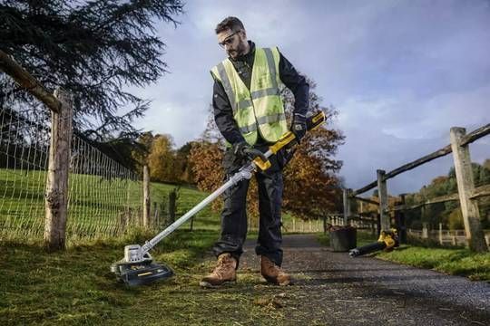 Тример акумуляторний DEWALT DCMST561P1 DCMST561P1 фото