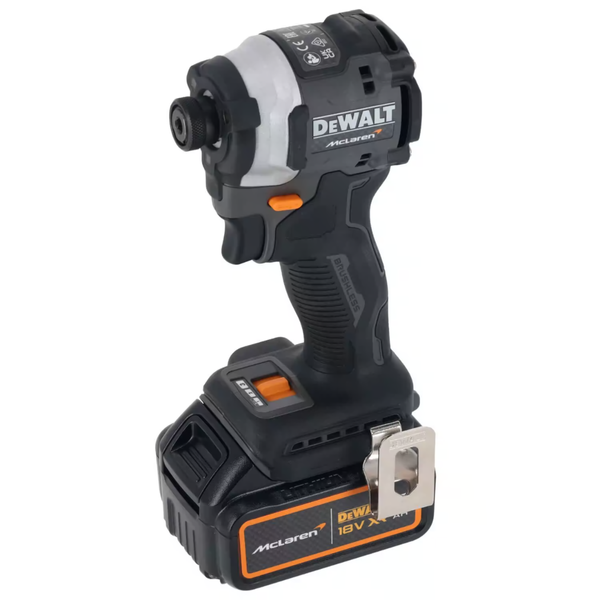 Импульсный шуруповерт DEWALT DCF85MP2T McLaren (2 аккумулятора 18 В, 5 Ач, зарядное устройство, чехол) DCF85MP2T фото