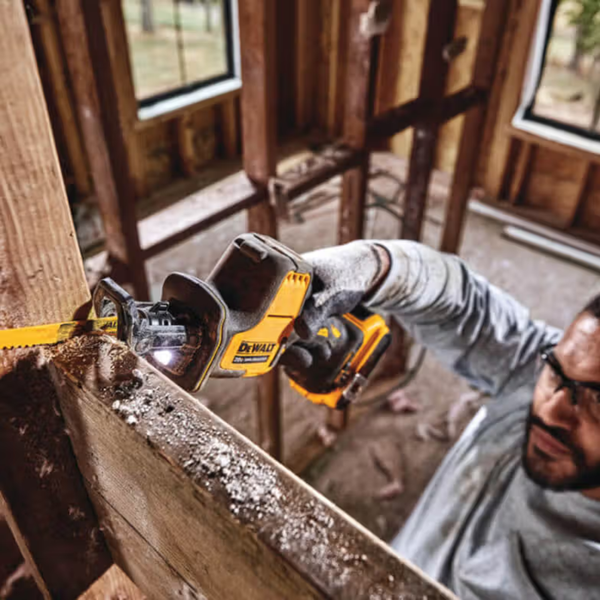 Пила шабельна DEWALT DCS369NT (18В/каркас/кейс) DCS369NT фото